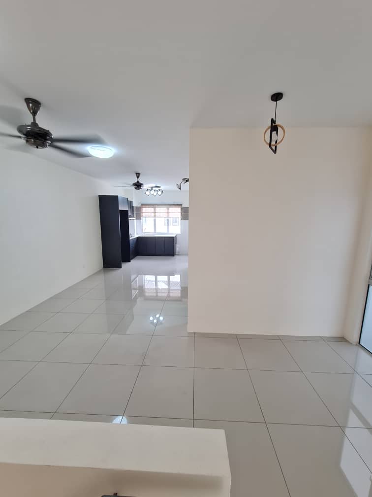 UPPER FLOOR-TOWNHOUSE SIMFONI PERDANA PUNCAK ALAM - photo 6