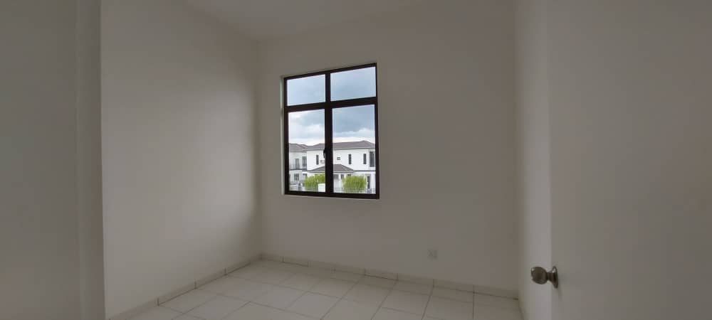 CORNER LOT 2 STOREY AVENHAM GARDEN PUNCAK ALAM - photo 4