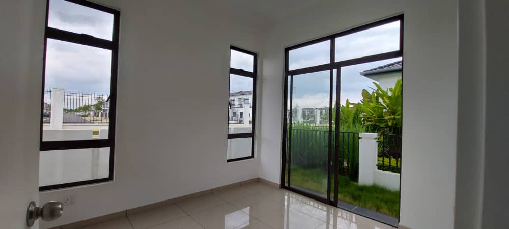 CORNER LOT 2 STOREY AVENHAM GARDEN PUNCAK ALAM - photo 9