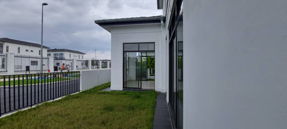 CORNER LOT 2 STOREY AVENHAM GARDEN PUNCAK ALAM - photo 11