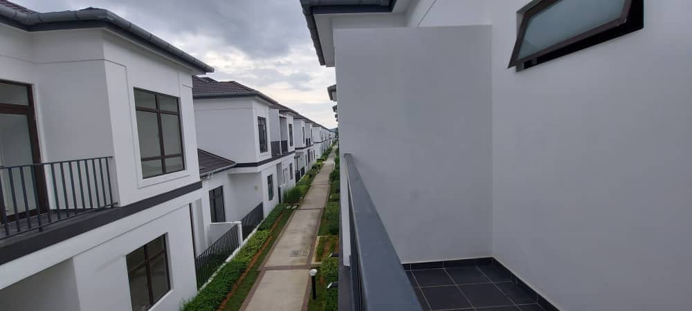 CORNER LOT 2 STOREY AVENHAM GARDEN PUNCAK ALAM - photo 12