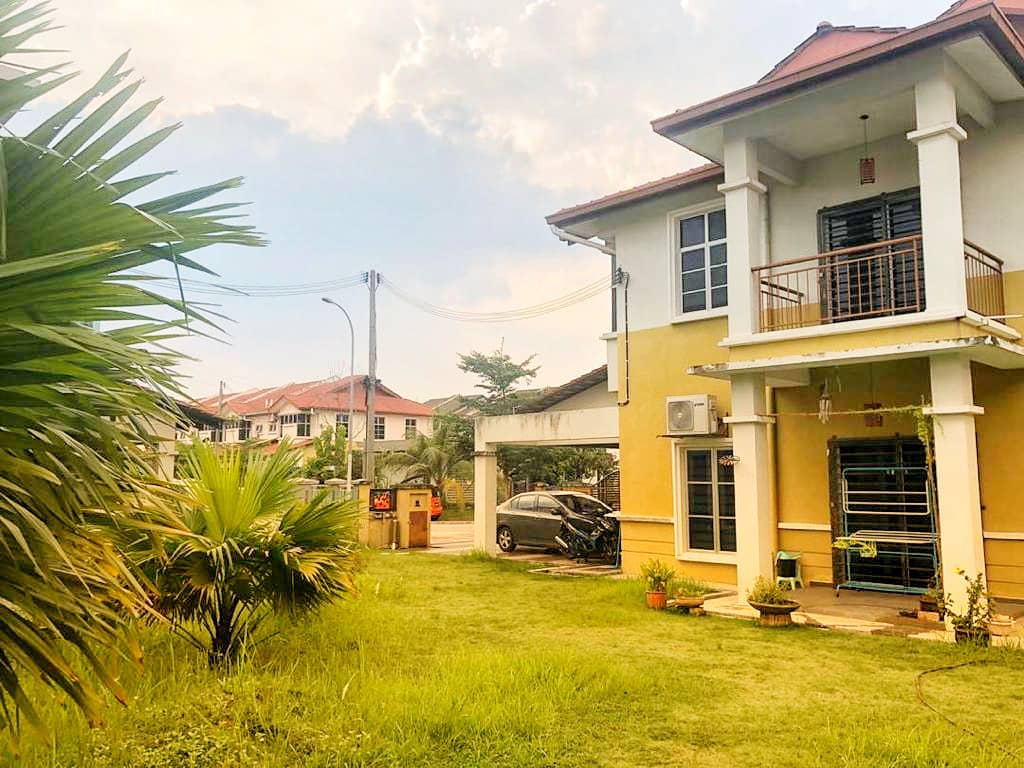 CORNER LOT EXTRA LAND 2 STOREY TMN SUTERA KAJANG - photo 3