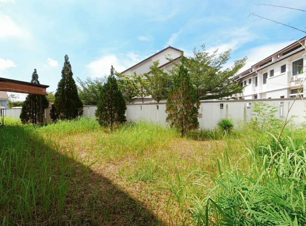 2 STOREY ENDLOT WITH SPACIOUS LAND ALAM IMPIAN - photo 2