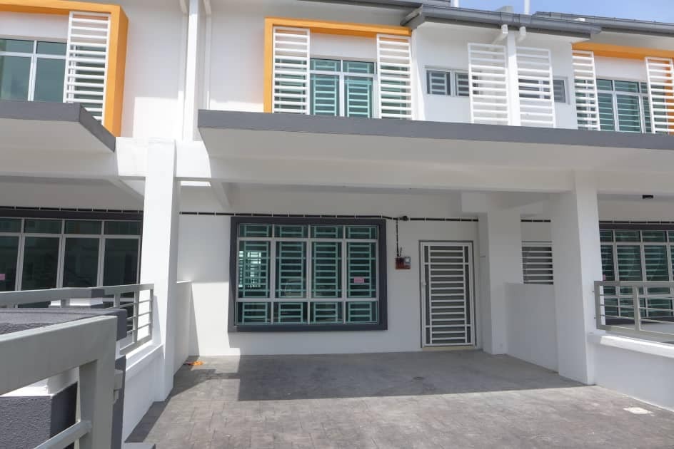 FURNISHED 2 STOREY HILLPARK PINES, PUNCAK ALAM