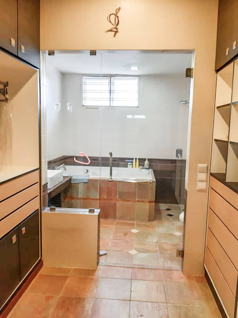 END LOT TEPI TASIK RENOVATED DOUBLE STOREY - photo 11