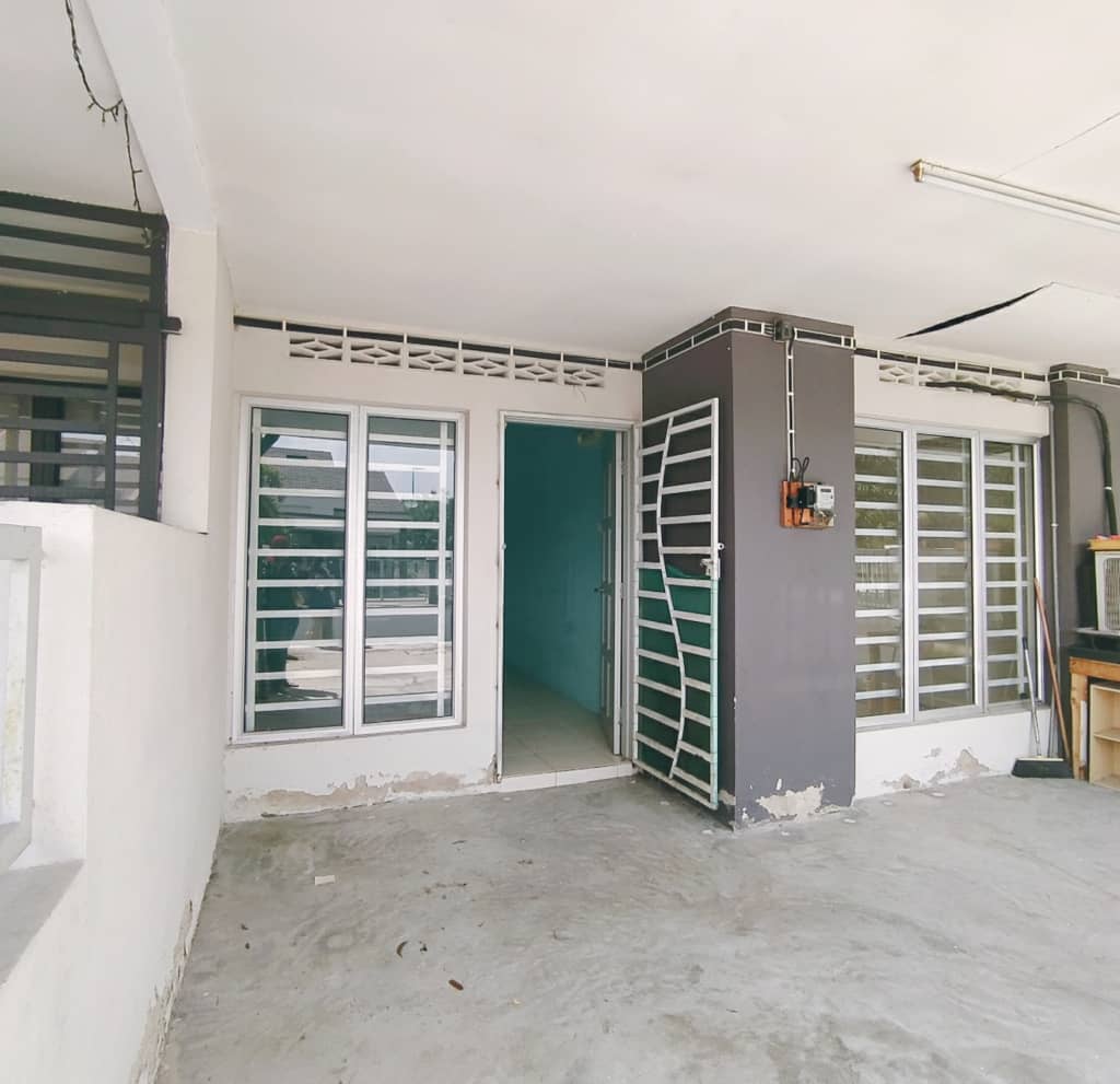 FREEHOLD, 1 STOREY TERRACE TELUK PANGLIMA GARANG - photo 3