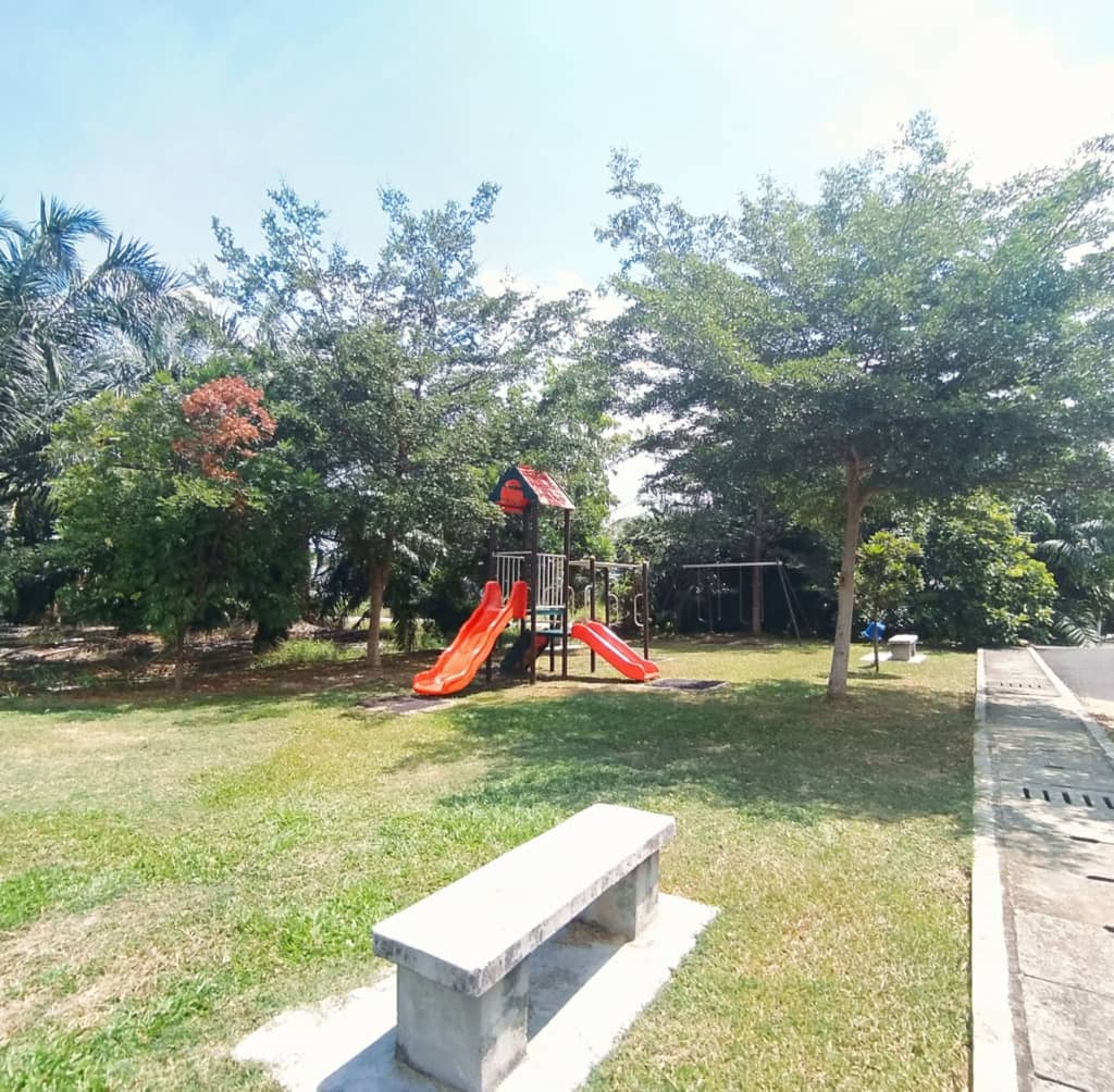 FREEHOLD, 1 STOREY TERRACE TELUK PANGLIMA GARANG - photo 4