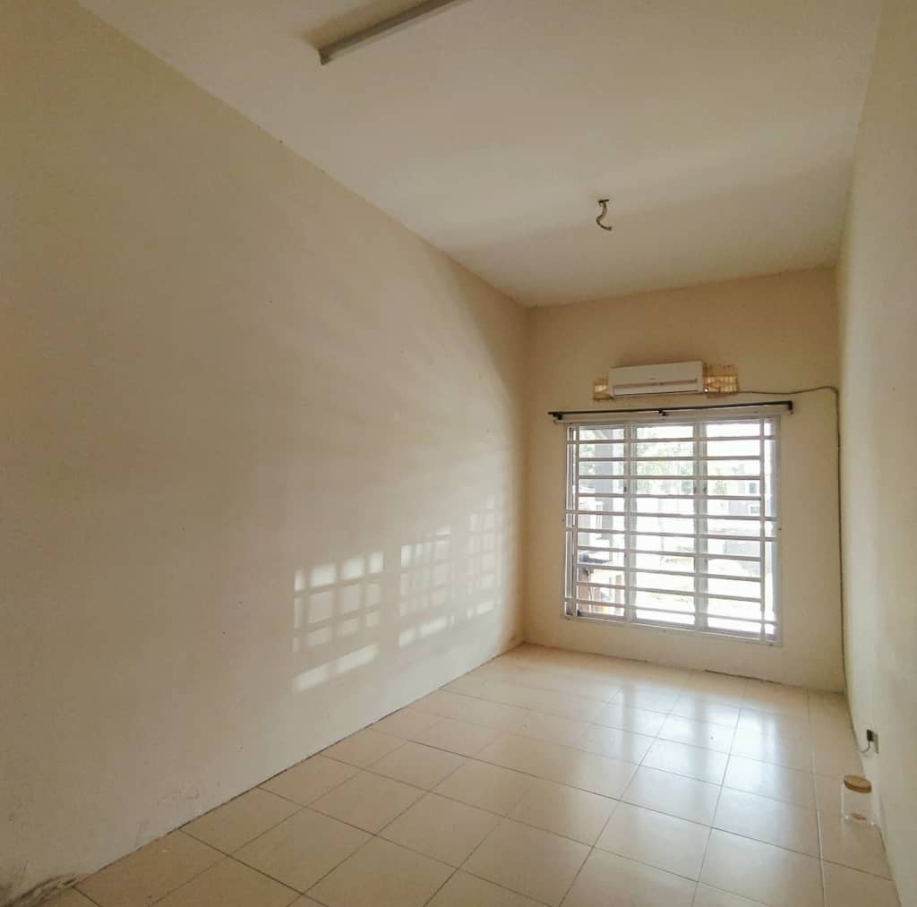 FREEHOLD, 1 STOREY TERRACE TELUK PANGLIMA GARANG - photo 5