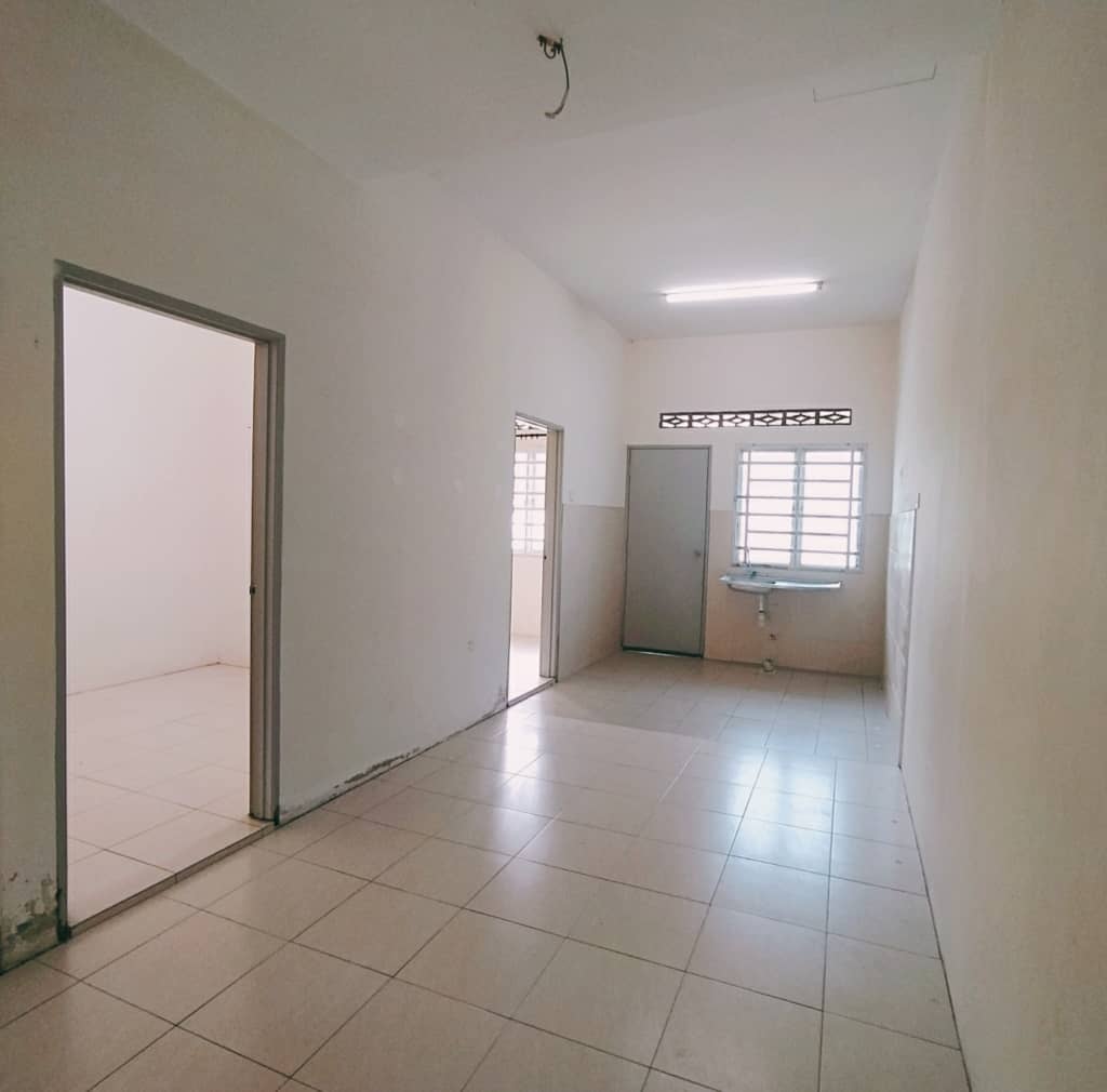 FREEHOLD, 1 STOREY TERRACE TELUK PANGLIMA GARANG - photo 7