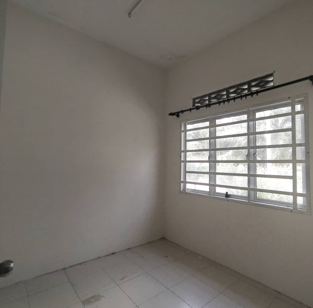 FREEHOLD, 1 STOREY TERRACE TELUK PANGLIMA GARANG - photo 11