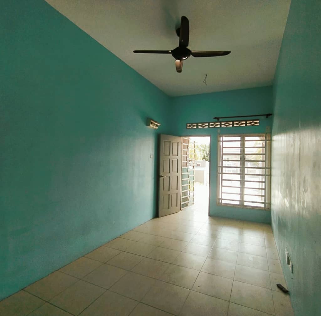 FREEHOLD, 1 STOREY TERRACE TELUK PANGLIMA GARANG - photo 13