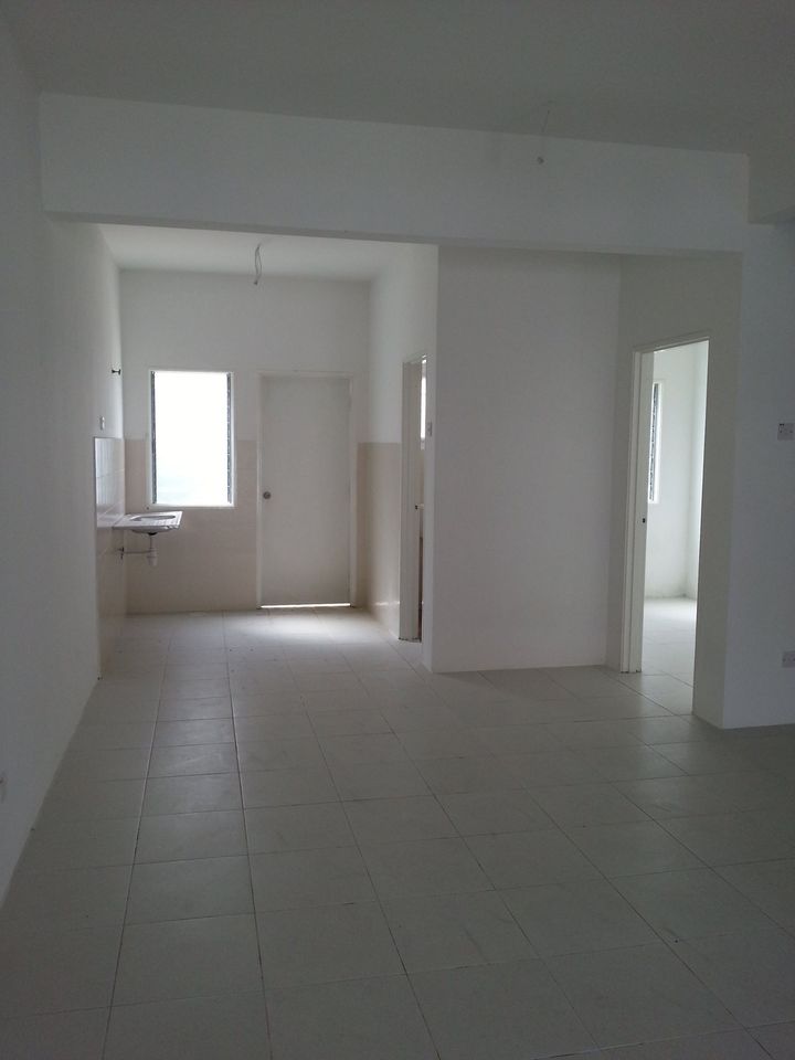 NON BUMI, 2 STOREY TERRACE BANDAR SAUJANA PUTRA - photo 2