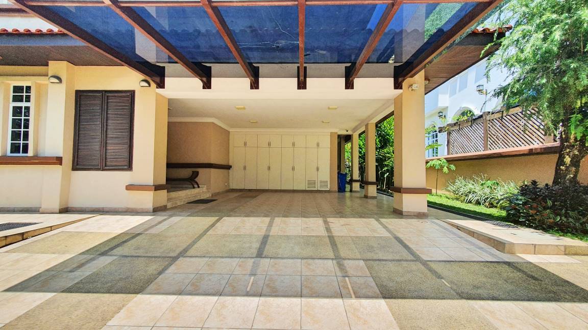 EXCLUSIVE BUNGALOW JALAN MIHRAB, BUKIT JELUTONG - photo 2