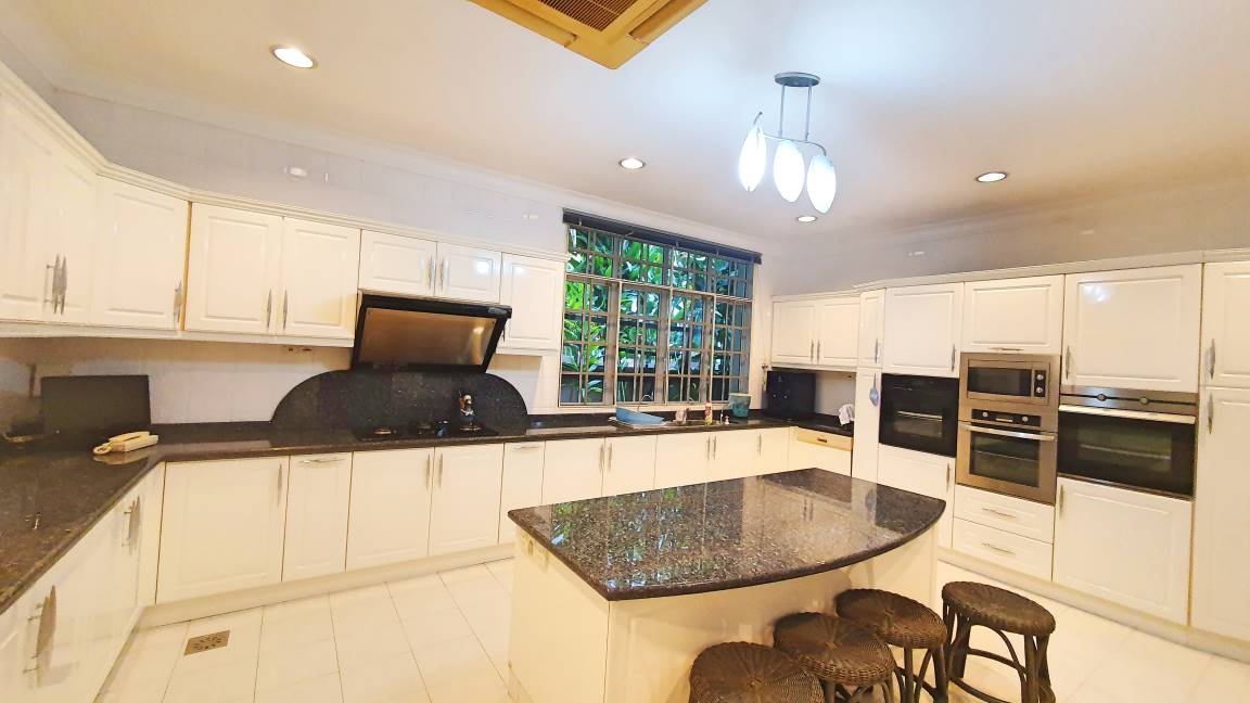 EXCLUSIVE BUNGALOW JALAN MIHRAB, BUKIT JELUTONG - photo 8