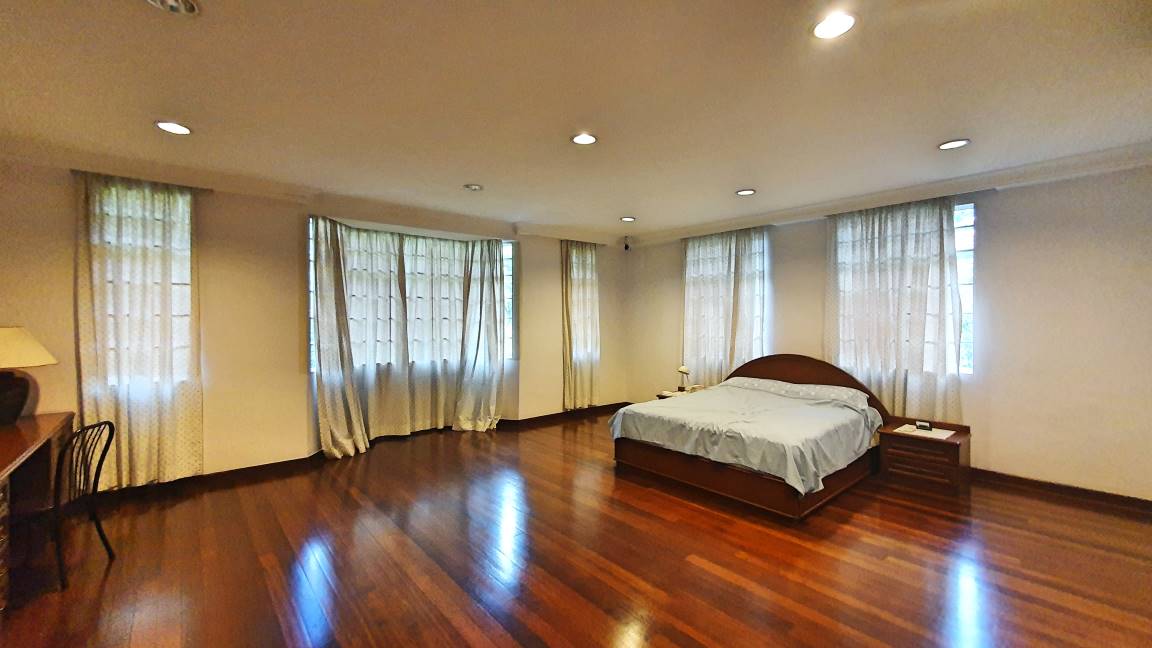 EXCLUSIVE BUNGALOW JALAN MIHRAB, BUKIT JELUTONG - photo 11