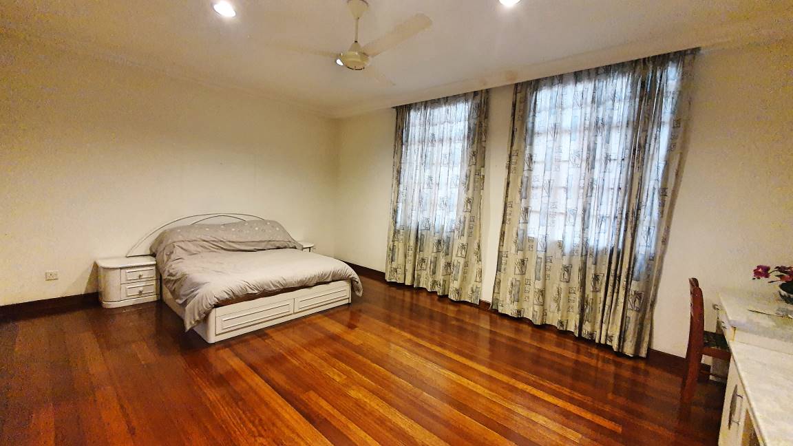EXCLUSIVE BUNGALOW JALAN MIHRAB, BUKIT JELUTONG - photo 12