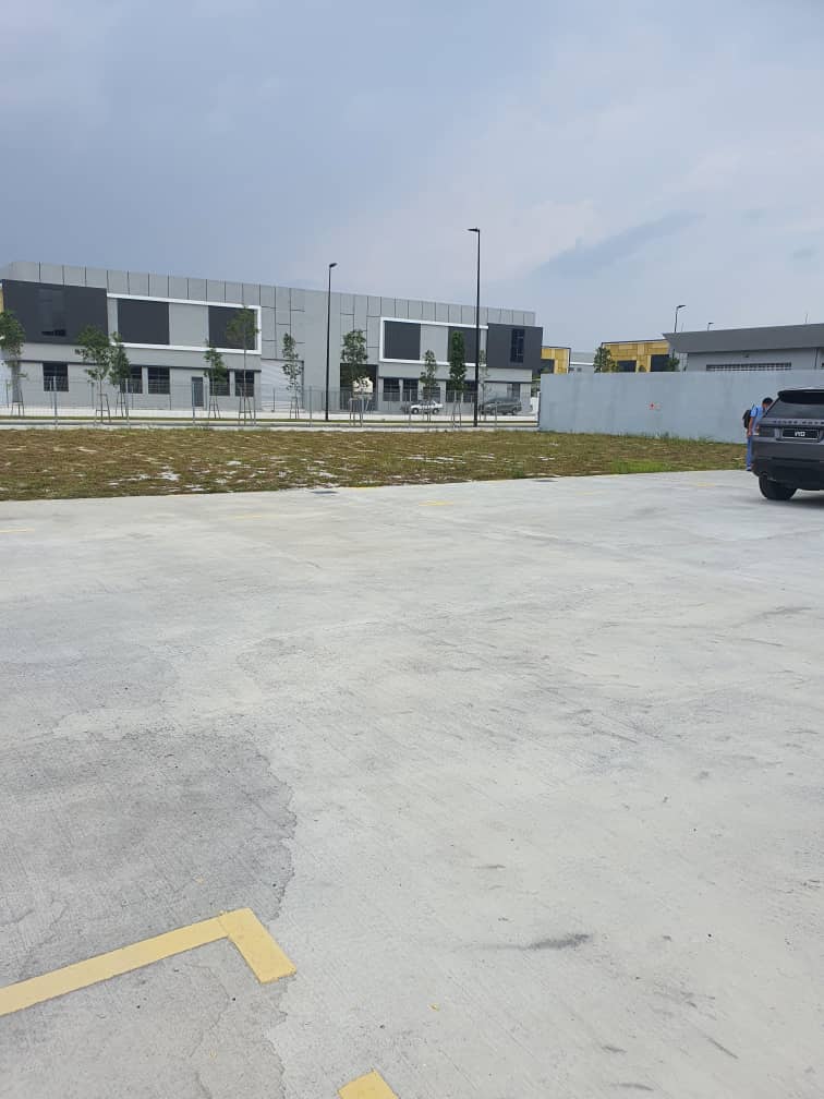 CORNER LOT PUNCAK ALAM FACTORY FOR RENT - photo 4