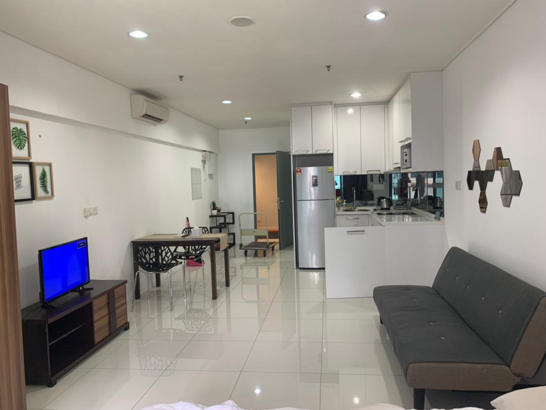 T429 mercu summer suites 493sf ff studio 1800