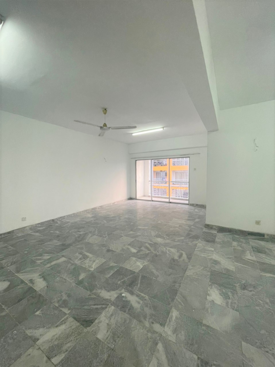 Greenpark 1273sf 3r2b pf 1cp 448k