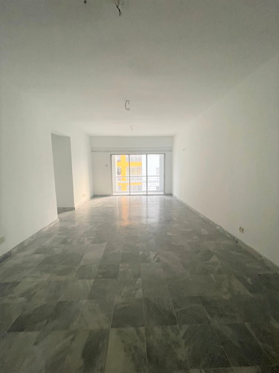 Greenpark 1242sf 3r2b unfurnish 1cp