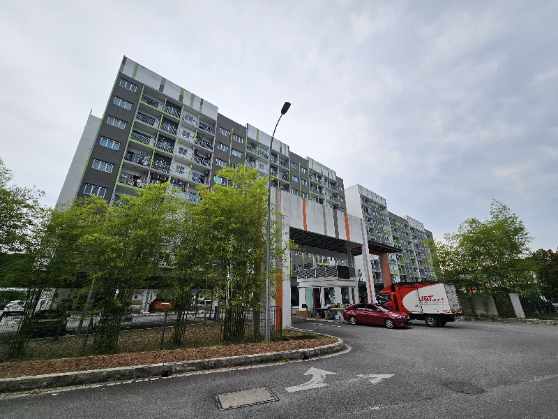 Suria Mewah Resident Sale, 4 Room 2 Bath 2 Parking 1000Sqft - photo 2
