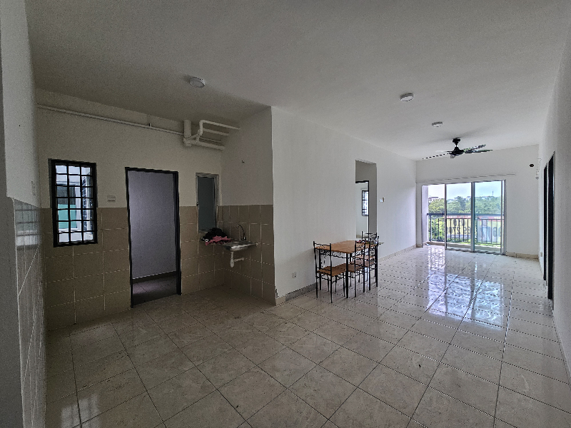 Suria Mewah Resident Sale, 4 Room 2 Bath 2 Parking 1000Sqft - photo 6