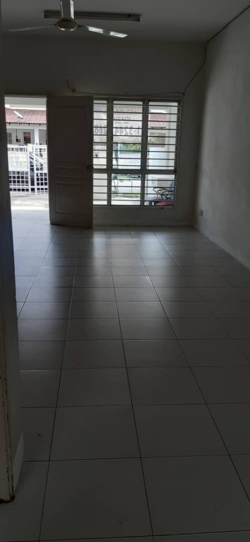 Double Storey Terrace , Bandar Saujana Putra SP 8 - photo 2