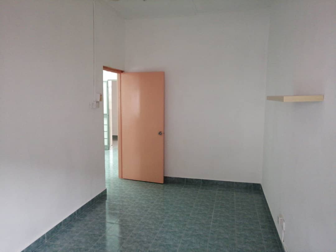 Taman University Indah Double Storey Sri Kembangan - photo 4