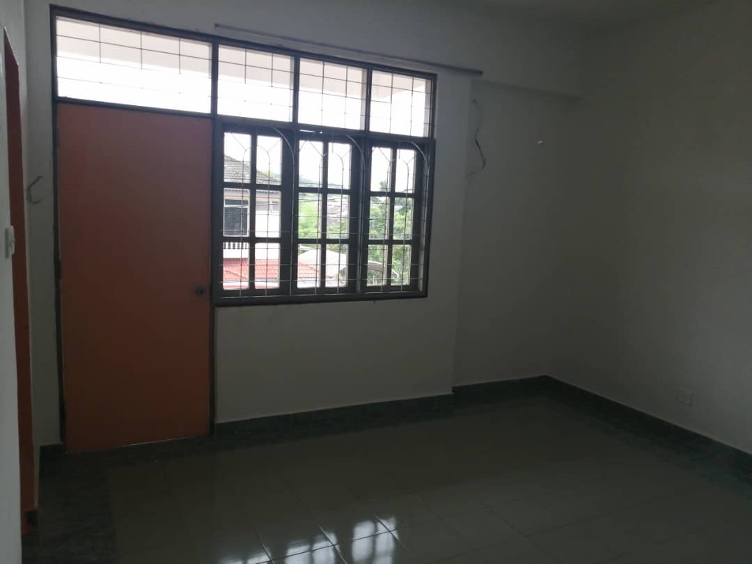 Taman University Indah Double Storey Sri Kembangan - photo 5