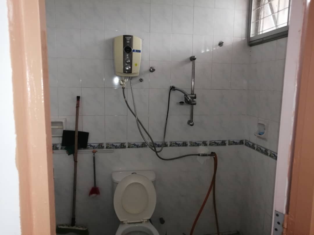 Taman University Indah Double Storey Sri Kembangan - photo 7