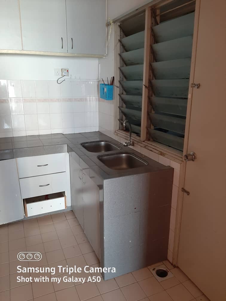 Kenanga Apartment Taman Wawasan Puchong - photo 2