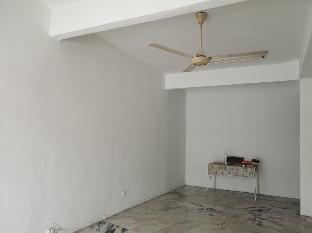Desa Serdang Double Storey House - photo 4
