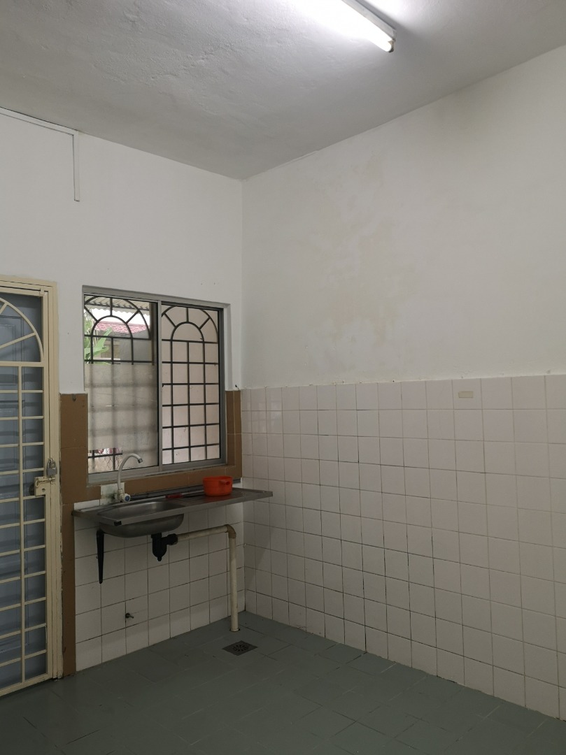 Desa Serdang Double Storey House - photo 5