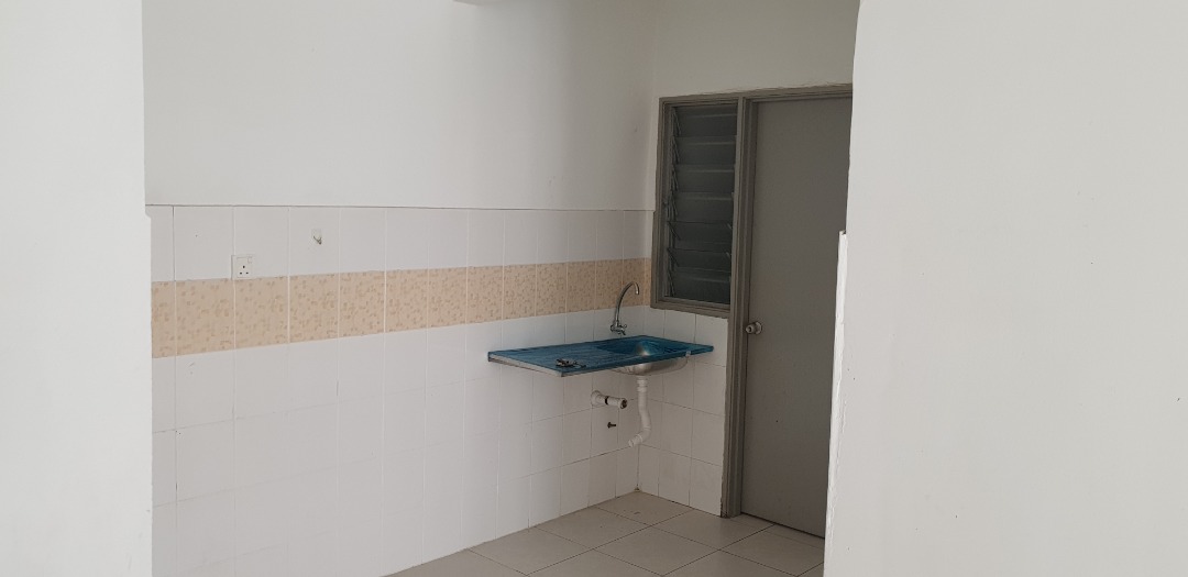 Suria Permai Taman Putra Permai Seri Kembangan - photo 4