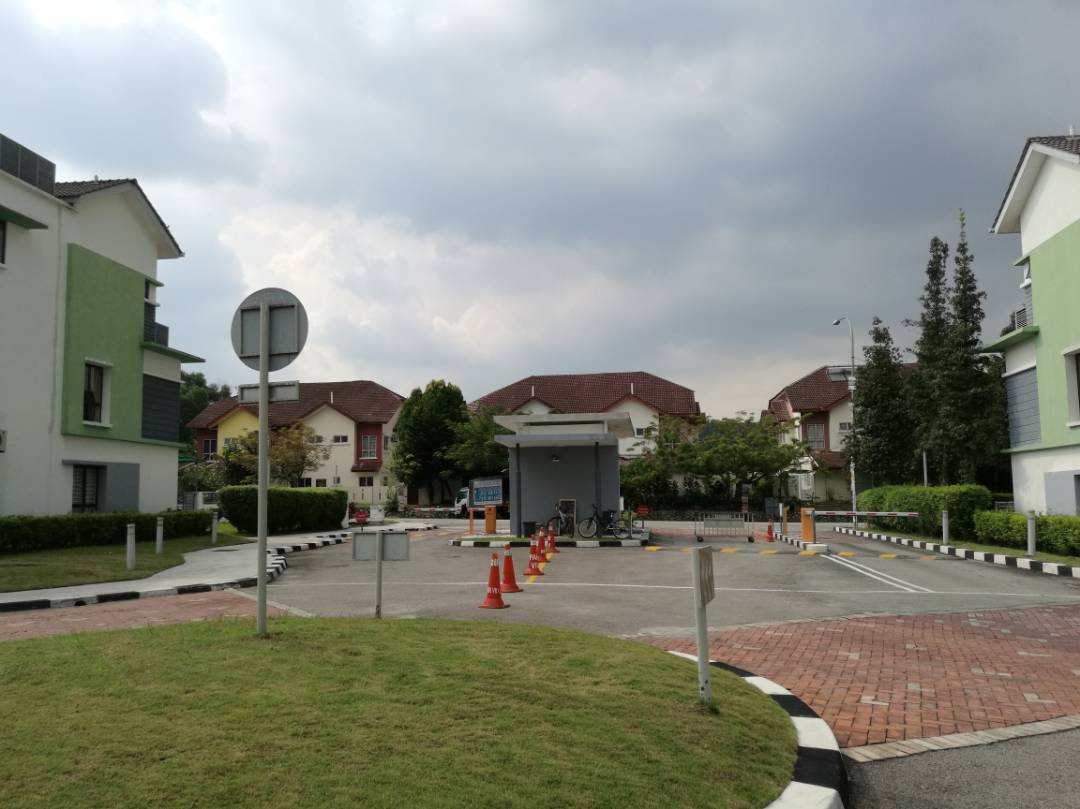 Bukit Puchong Park Villa Town House - photo 2