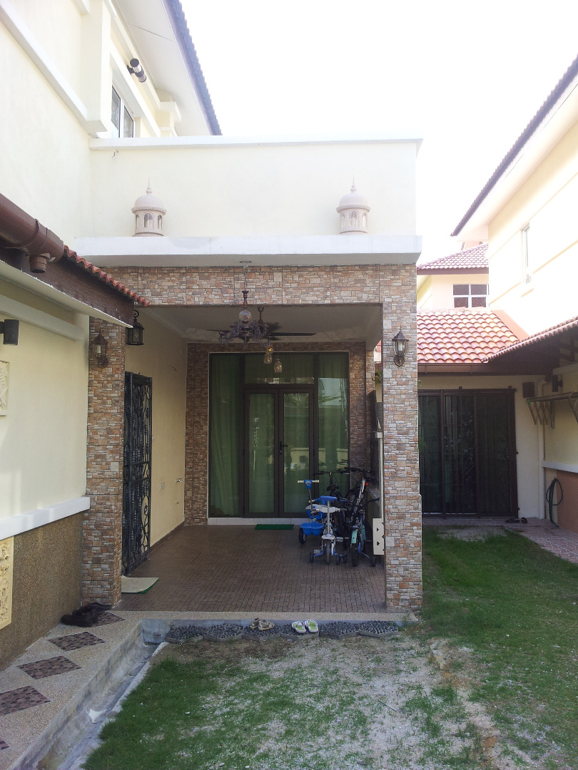 End Lot Double Storey Taman Putra Impiana - photo 2