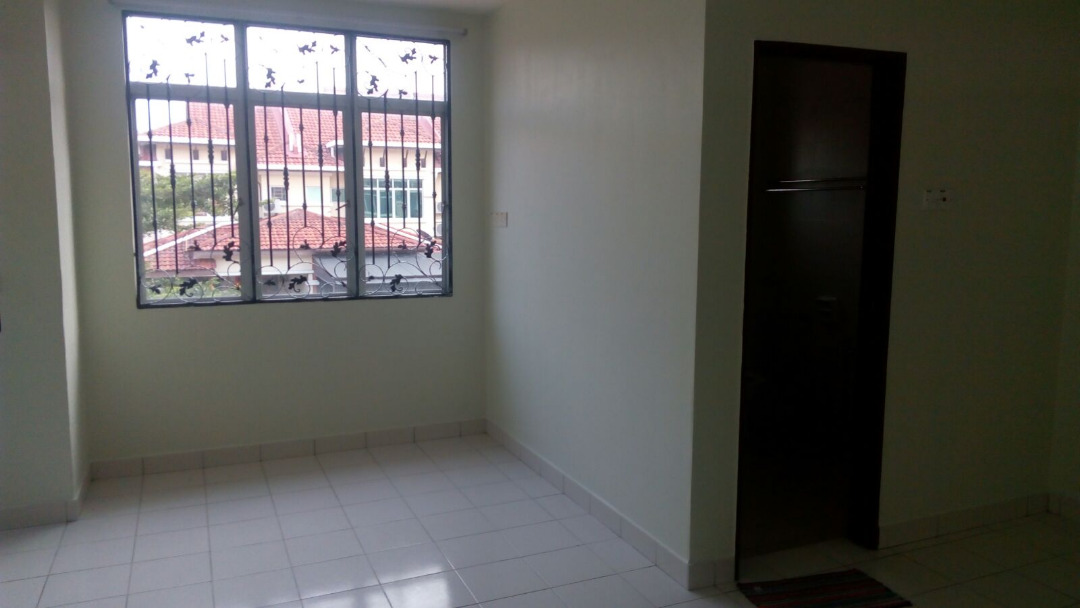 End Lot Double Storey Taman Putra Impiana - photo 13