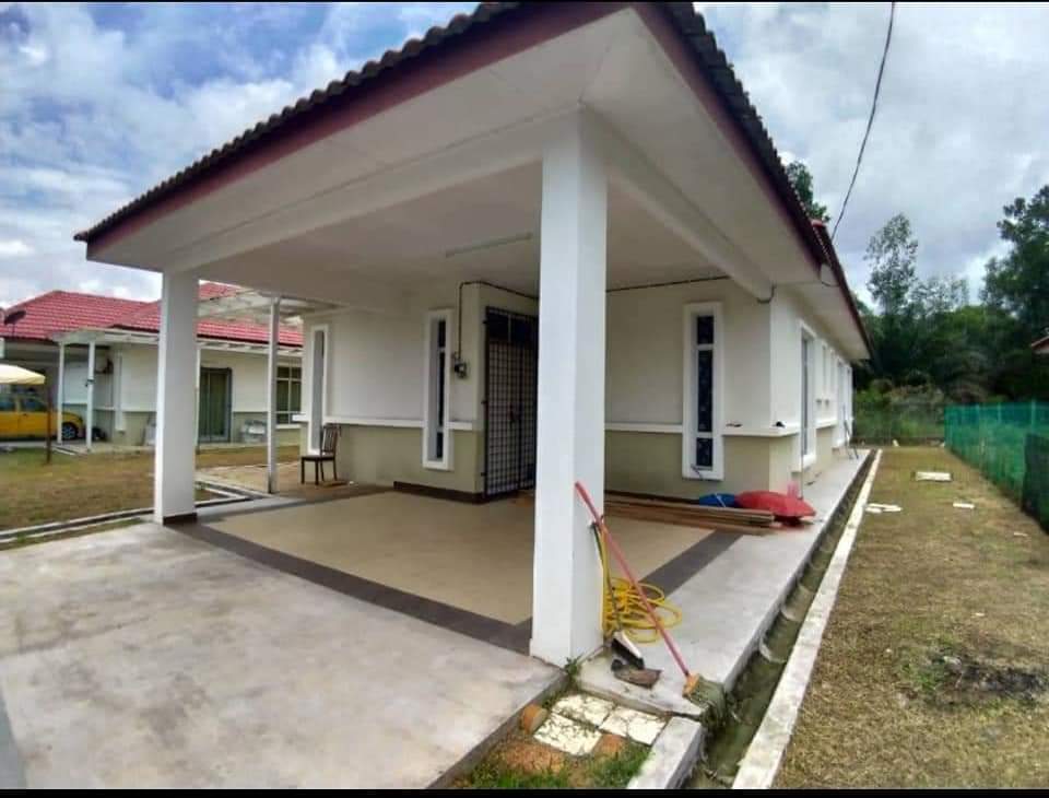 4 BILIK  - BANGLO MAHKOTA HILLS, LENGGENG