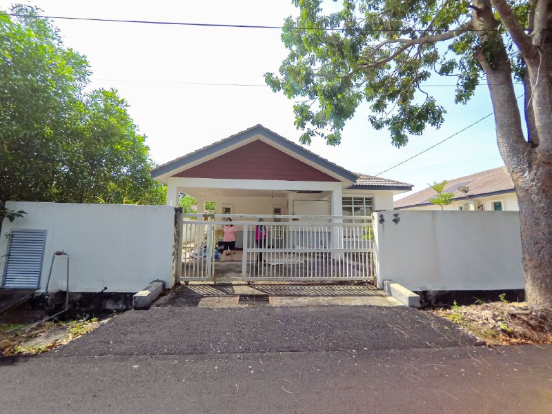 SINGLE STOREY BUNGALOW, MAHKOTA HILLS, LENGGENG