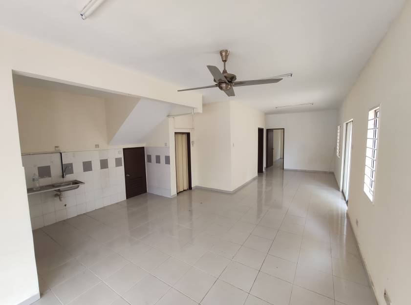 Taman Amansiara Corner Townbhouse - photo 2