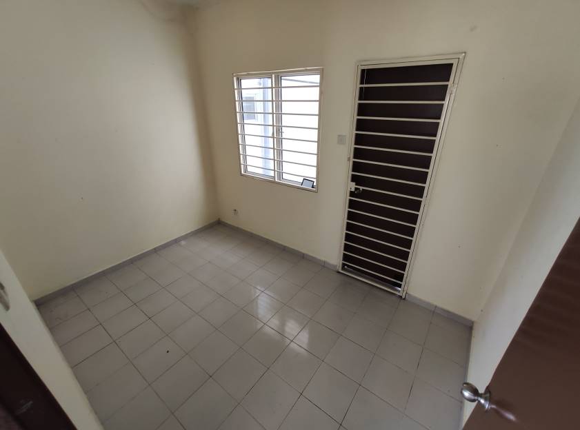 Taman Amansiara Corner Townbhouse - photo 3