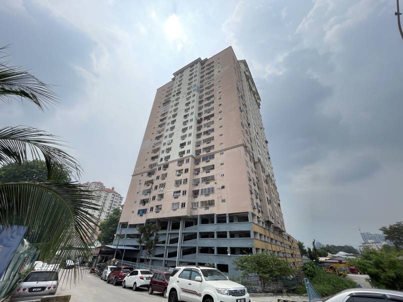Pelangi Indah Condominium - photo 1