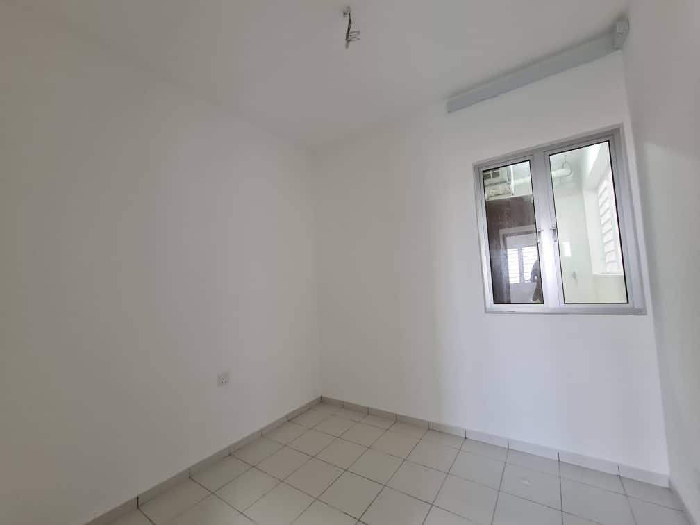 Partly Furnished Seri Seraya Apartment by Chee Hin - photo 5