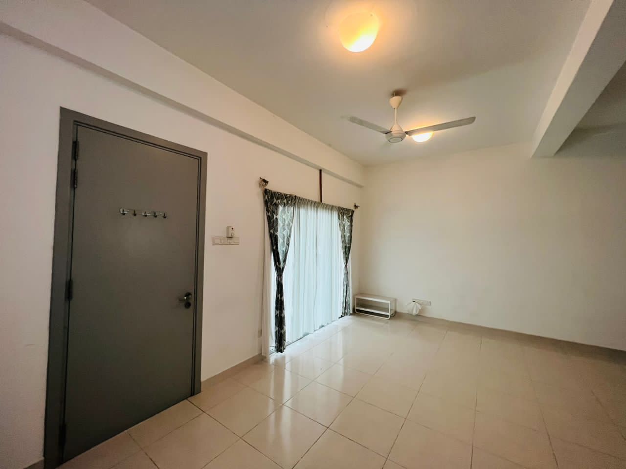 Partly Furnished Ceri Hillpark by Chee Hin - photo 2