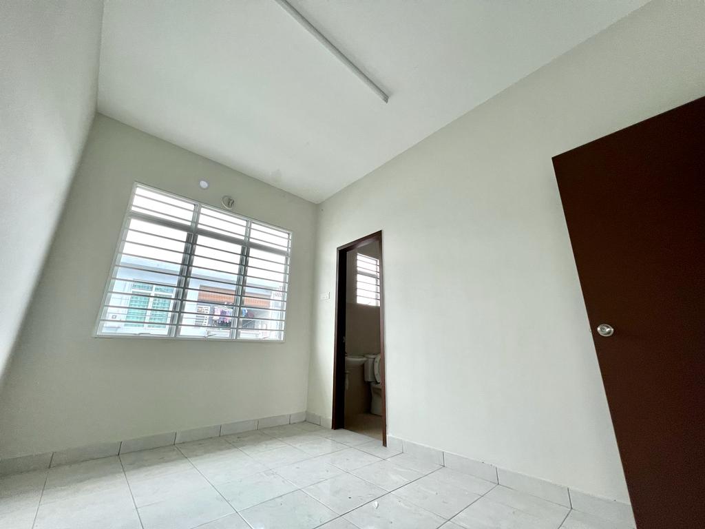 Maple Hillpark Puncak Alam by Lucas - photo 2