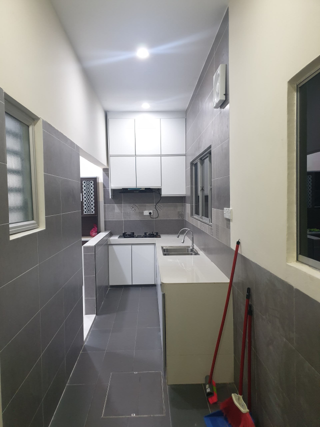 2 Storey Endlot FF Nusa Rhu by Lucas - photo 8