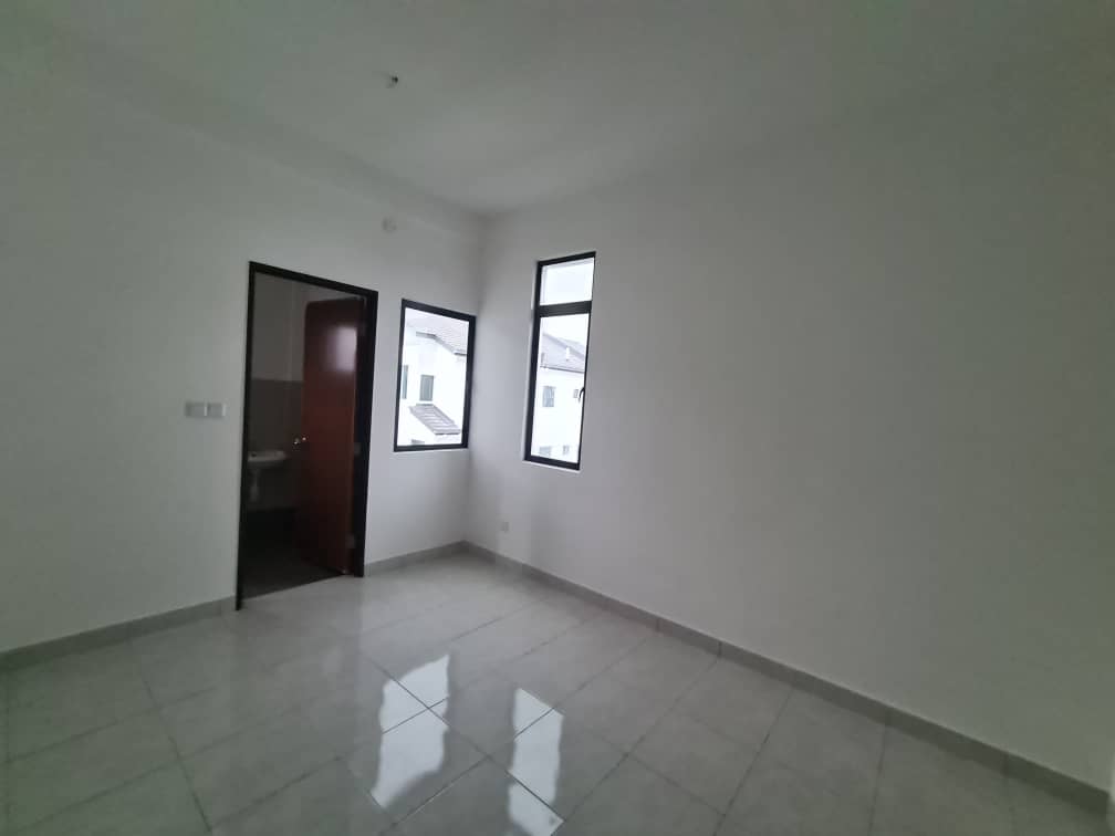 End Lot Iris Hillpark WTL by Chee Hin - photo 10