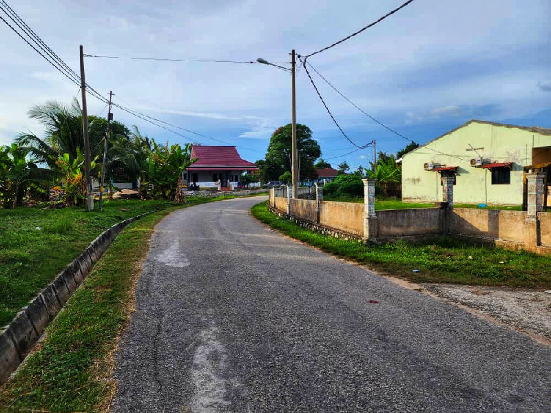 TANAH CANTIK TEPI LAUT BERDEKATAN TANJUNG BIDARA JALAN PASIR GEMBOR MUKIM SUNGAI BARU TENGAH FREEHOL