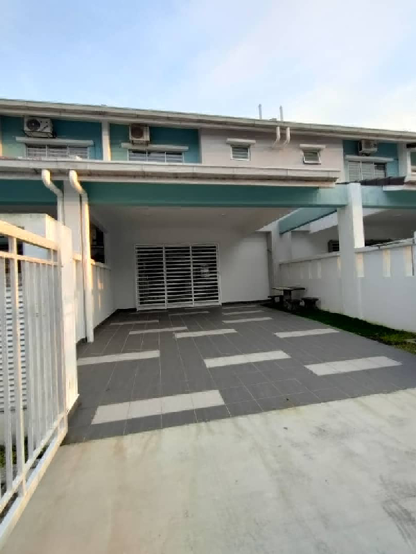 Hot Area Ara Impian @ Seremban 2 Partially Furnish Double Storey For Rent. - photo 1