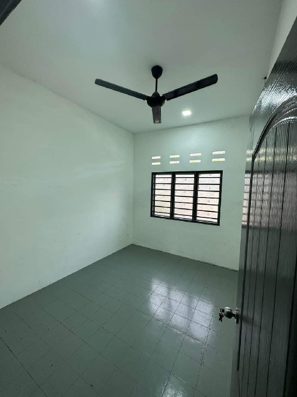 TAMAN DESA ROS KAJANG FREEHOLD NON BUMI ENDLOT SINGLE STOREY UNTUK DI JUAL - photo 11